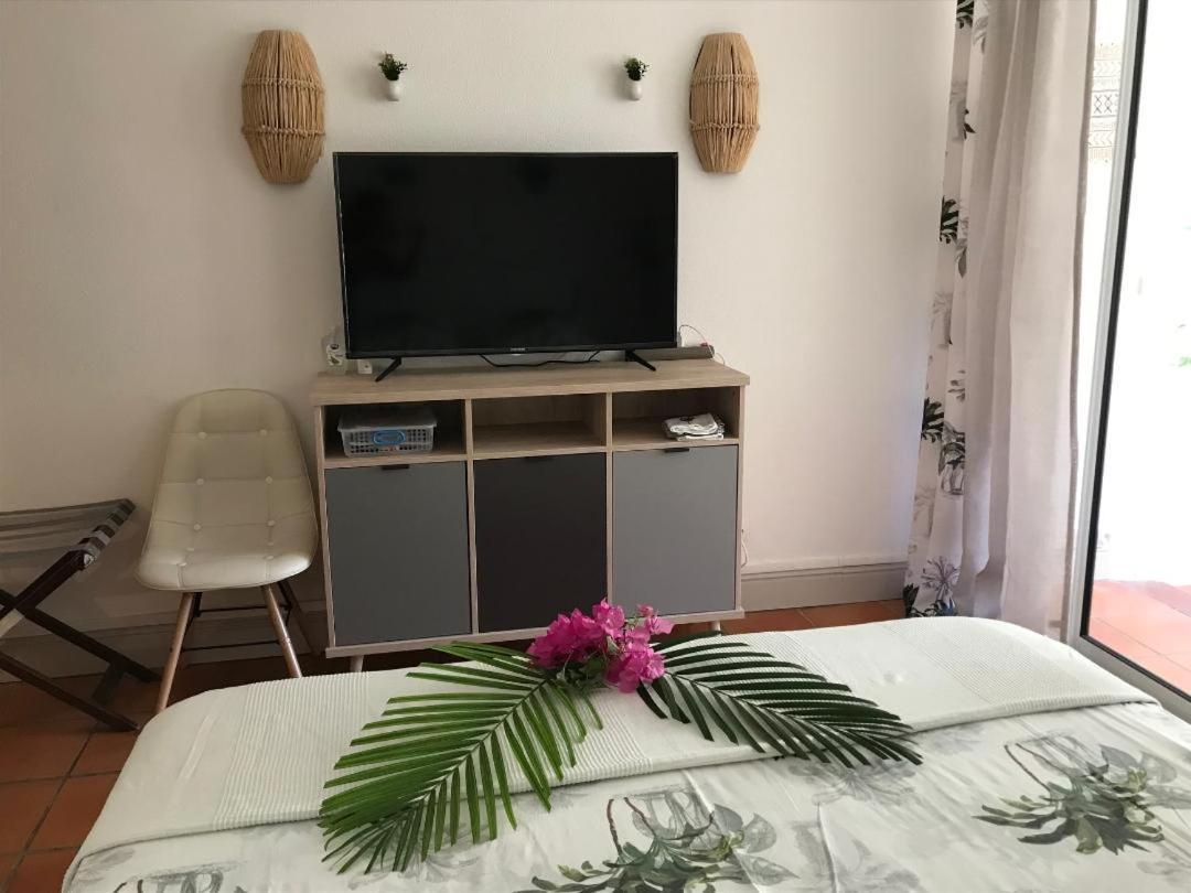 Coeur Tiare Studio Lounge Piscine Plage Cocotiers 생프랑수아 외부 사진